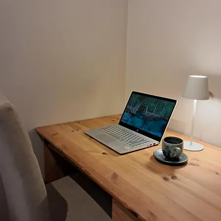 And Spacious 3-bedroom شقة ماندال