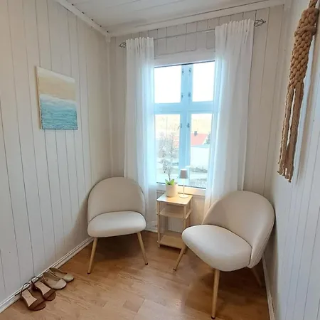 And Spacious 3-bedroom Lejlighed *