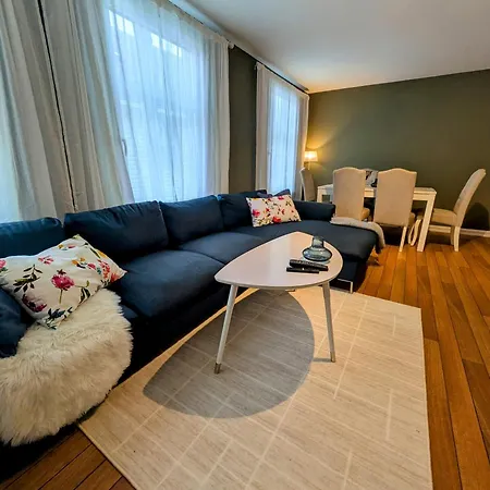 Апартаменты And Spacious 3-bedroom *