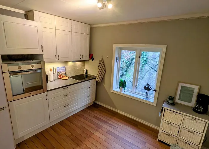 Lägenhet And Spacious 3-bedroom