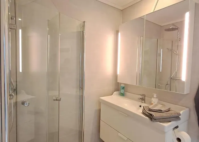 Lägenhet And Spacious 3-bedroom *